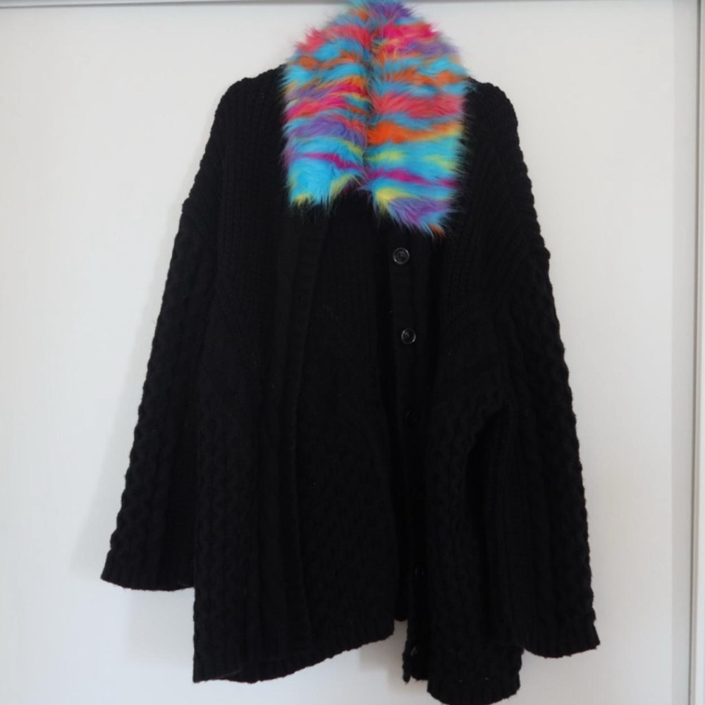 🌈 LALA Black Cardigan with Rainbow Faux Fur Collar 🦋